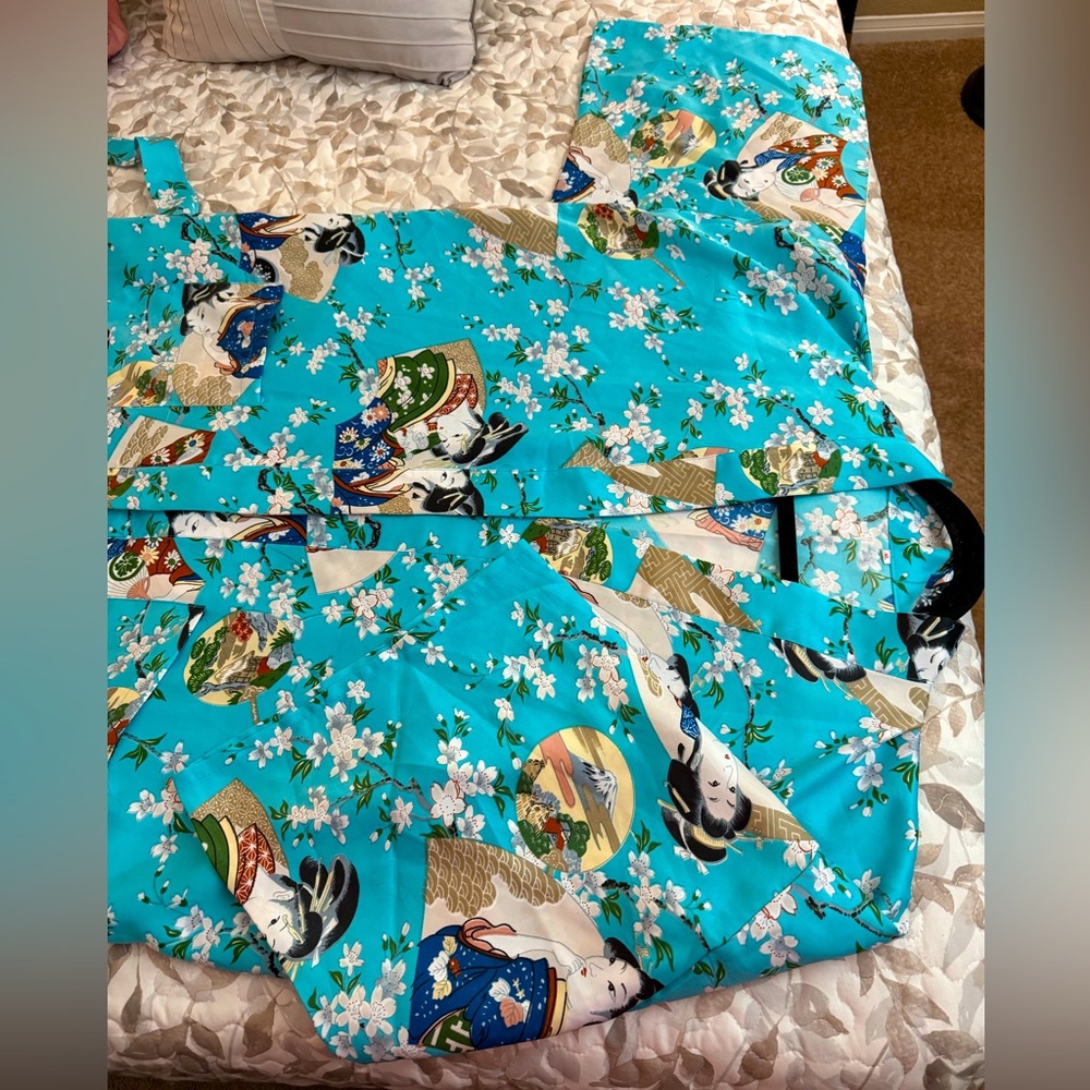 Satiny Geisha/Floral Print Kimono - XL - Picture 10 of 11